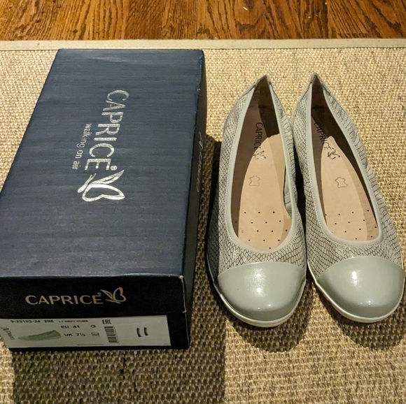 Spring Shoes ( never worn out) - Picture 3 of 5